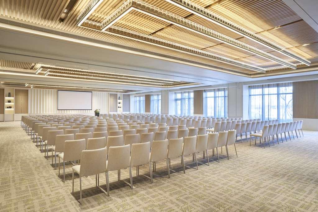 Hyatt Regency Ningbo Hangzhou Bay Facilities photo